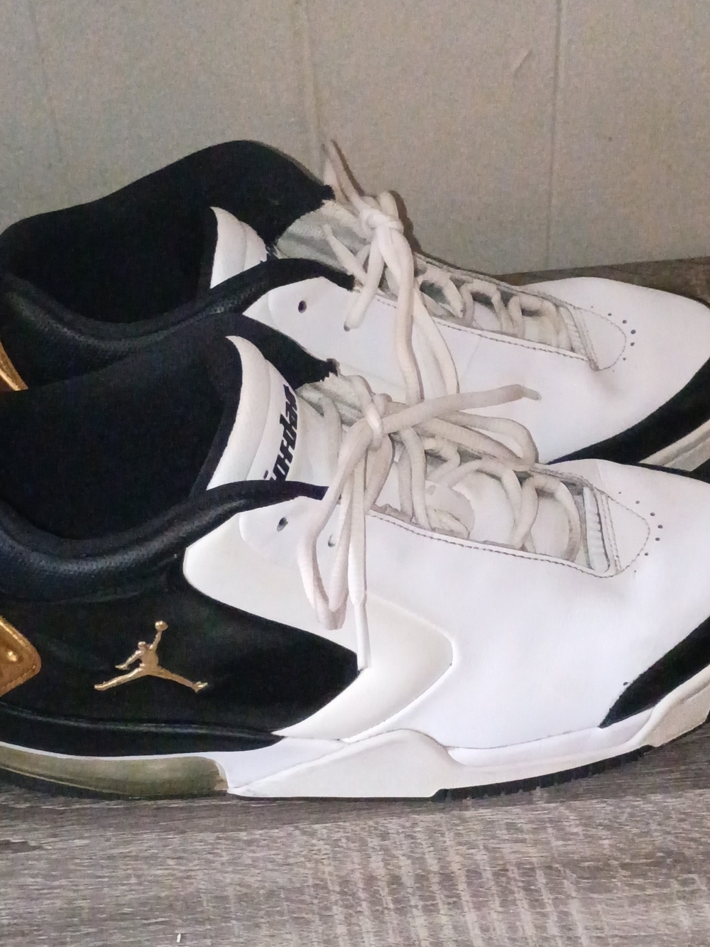 Jordan Men’s Basketball Shoes - White/Black/Gold